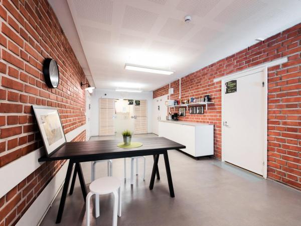 Forenom Hostel Espoo Otaniemi : photo 4 de la chambre chambre triple basique avec salle de bains commune