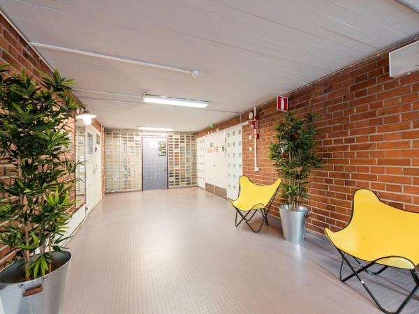 Forenom Hostel Espoo Otaniemi : photo 5 de la chambre chambre triple basique avec salle de bains commune