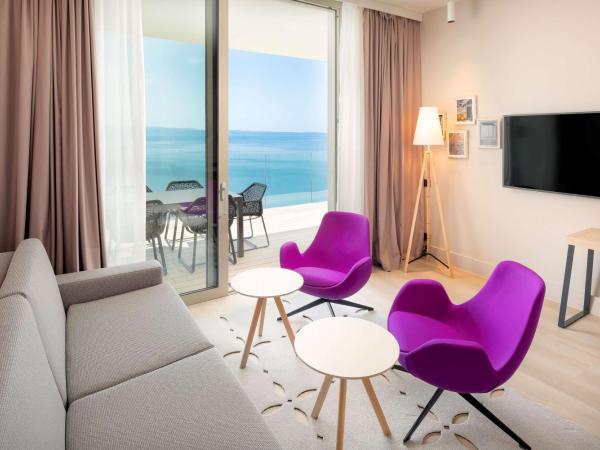 Radisson Blu Resort & Spa : photo 1 de la chambre suite premium avec terrasse - vue sur mer