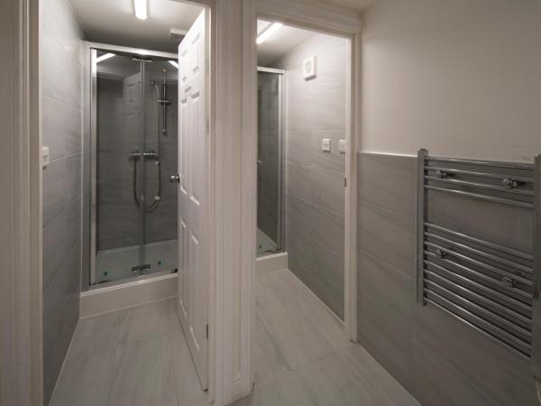 Harbourside Hostel Bristol : photo 3 de la chambre chambre simple avec toilettes et douche communes