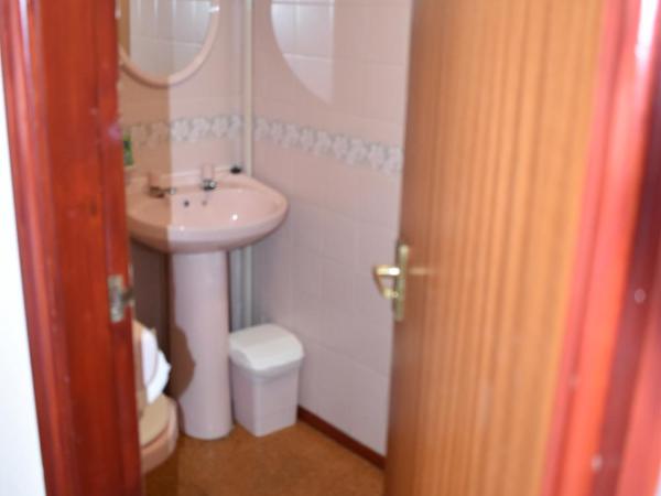 Lyndhurst Hotel : photo 3 de la chambre chambre double avec salle de bains privative