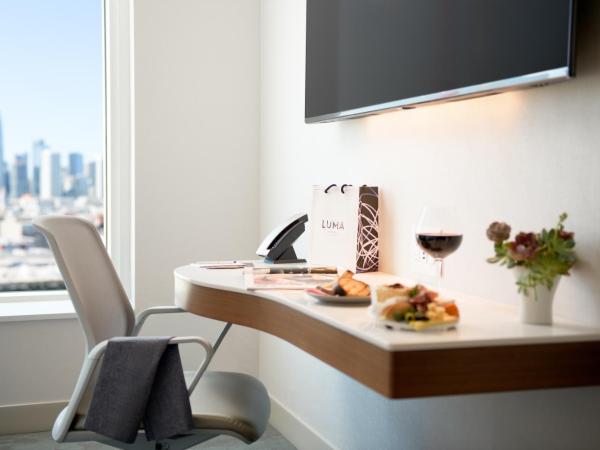 LUMA Hotel San Francisco - #1 Hottest New Hotel in the US 2023 : photo 3 de la chambre chambre lit king-size deluxe
