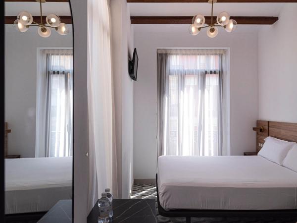 Hotel 19-30 Valencia : photo 2 de la chambre chambre double avec balcon