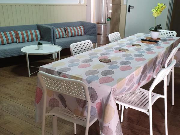 7brunnen Hostel & Guest House : photo 1 de la chambre chambre lits jumeaux