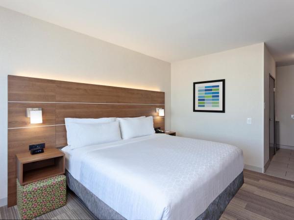 Holiday Inn Express Los Angeles LAX Airport, an IHG Hotel : photo 2 de la chambre chambre standard lit queen-size