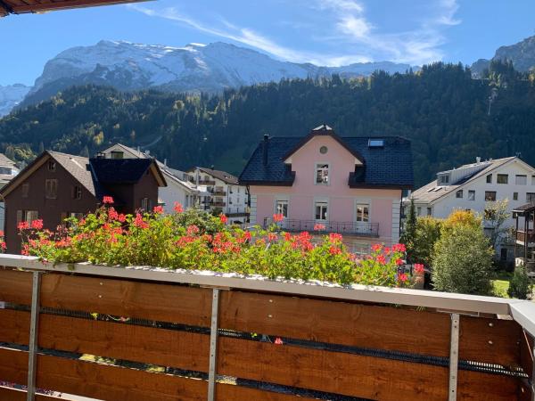 Hotel Belmont : photo 6 de la chambre suite titlis avec balcon