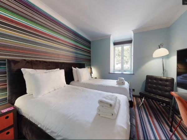 Village Hotel Leeds North : photo 1 de la chambre chambre lits jumeaux