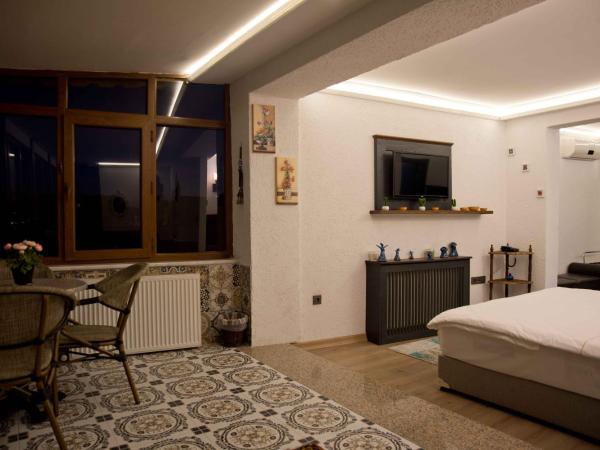 Big Orange Hotel Old City : photo 5 de la chambre suite lit queen-size – vue sur mer