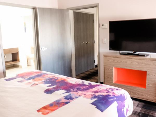 La Quinta by Wyndham Oklahoma City Airport : photo 4 de la chambre suite 1 chambre lit king-size - non-fumeurs