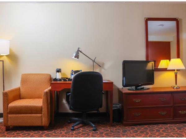 Ramada by Wyndham Niagara Falls/Fallsview : photo 4 de la chambre chambre avec 2 lits queen-size - accessible aux personnes à mobilité réduite - non-fumeurs 