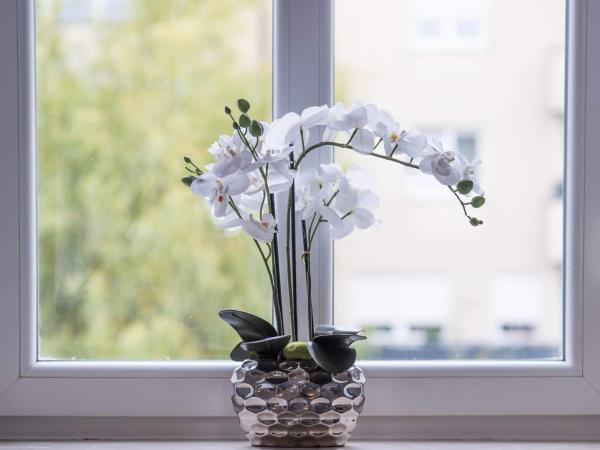 EXECUTIVE DOUBLE ROOM WITH EN-SUITE CITY CENTRE IN Guest House R1 : photo 5 de la chambre chambre double avec balcon