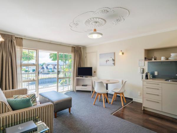 Silver Fern Rotorua Suites & Spa : photo 4 de la chambre inter connecting family suite with spa pools