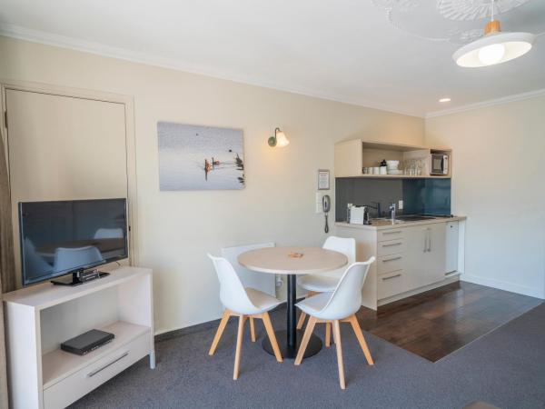 Silver Fern Rotorua Suites & Spa : photo 2 de la chambre inter connecting family suite with spa pools