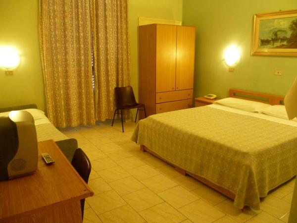 Hotel Pensione Romeo : photo 10 de la chambre chambre double ou lits jumeaux