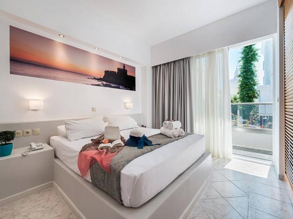 Esperia City Hotel : photo 1 de la chambre appartement 1 chambre (2-4) avec balcon