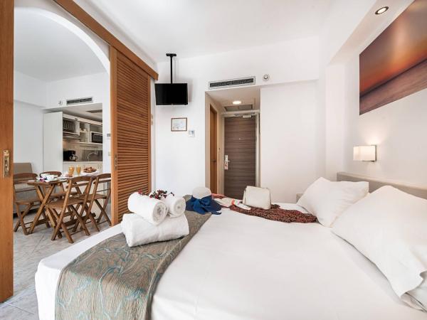 Esperia City Hotel : photo 4 de la chambre appartement 1 chambre (2-4) avec balcon