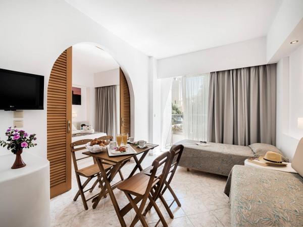 Esperia City Hotel : photo 2 de la chambre appartement 1 chambre (2-4) avec balcon