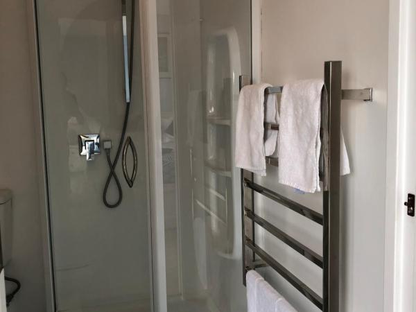 Greengables B&B : photo 7 de la chambre chambre lit queen-size avec balcon