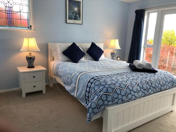 Greengables B&B : photo 10 de la chambre chambre lit queen-size avec balcon