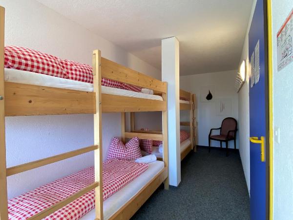 Berggasthaus First - Only Accessible by Cable Car : photo 2 de la chambre chambre familiale standard