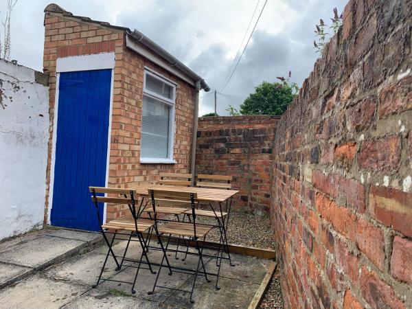 The Warwick - Quaint Victorian Home With Free Parking : photo 1 de la chambre appartement 2 chambres