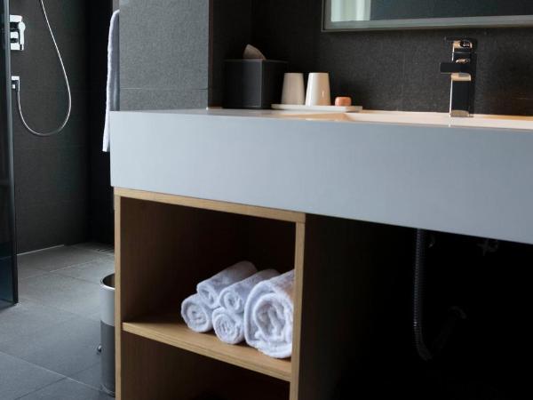 The Nook Hotel Hangzhou - A design hotel, Near subway : photo 3 de la chambre deluxe king room-free minibar and free daily afternoon tea