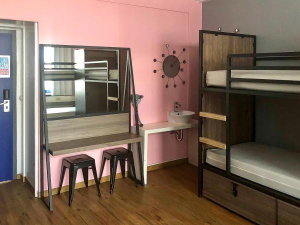 Generator Berlin Prenzlauer Berg : photo 3 de la chambre lit simple en dortoir féminin avec salle de bains commune