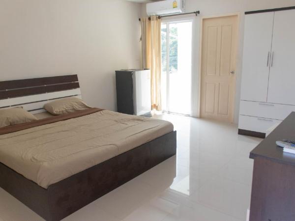 Suree Place Hostel : photo 1 de la chambre chambre double deluxe