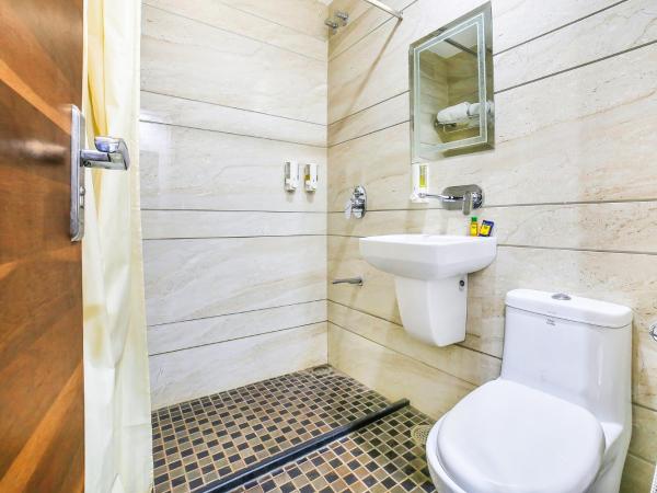 FabHotel Prime Sapphire Inn : photo 4 de la chambre suite