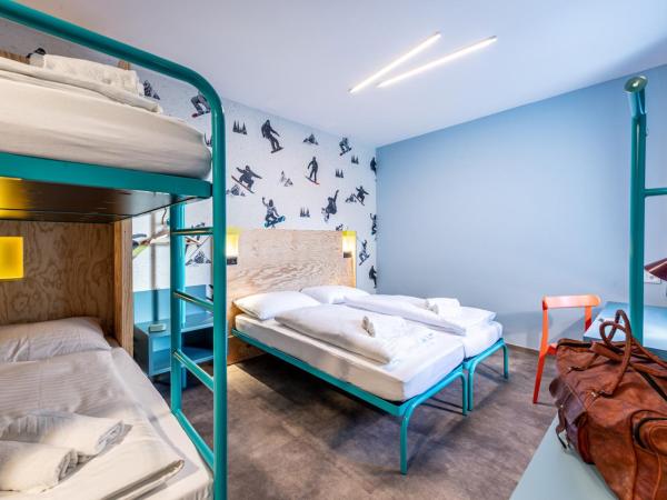 MEININGER Hotel Innsbruck Zentrum : photo 4 de la chambre chambre familiale