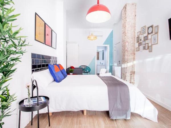 COOL LOFTS center valencia : photo 3 de la chambre chambre double avec salle de bains privative