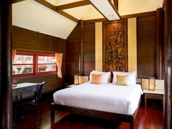 Ruenkanok Thaihouse Resort : photo 10 de la chambre villa au bord de la piscine