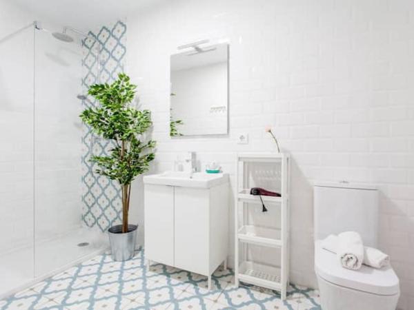 COOL LOFTS center valencia : photo 4 de la chambre chambre double avec salle de bains privative