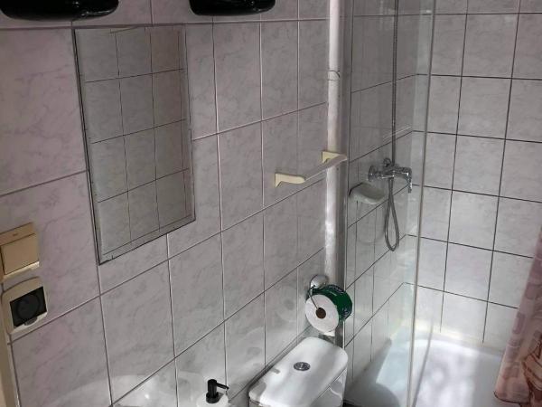 U Szermierzy : photo 6 de la chambre chambre simple avec salle de bains privative