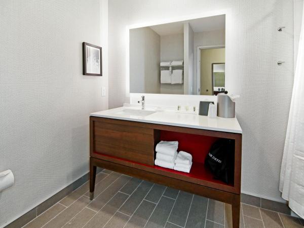Holiday Inn Hotel & Suites - Calgary Airport North, an IHG Hotel : photo 2 de la chambre chambre standard