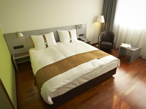 Holiday Inn Zürich Messe, an IHG Hotel : photo 3 de la chambre chambre standard lit queen-size
