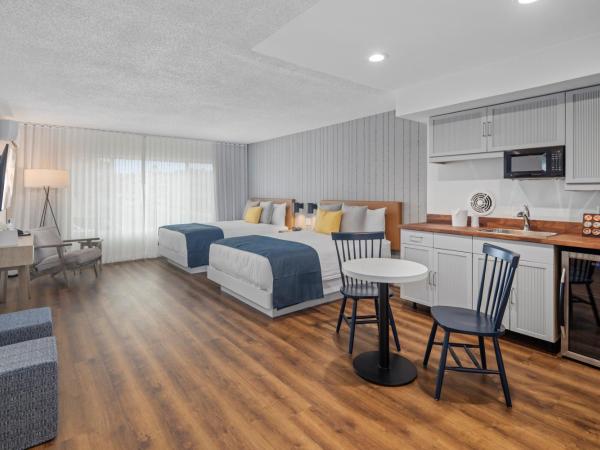 Sea Harbor Hotel - San Diego : photo 1 de la chambre chambre supérieure avec 2 lits queen-size