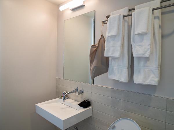 SOVA Micro-Room & Social Hotel : photo 3 de la chambre petite chambre double