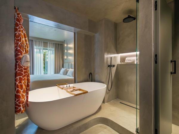 Only YOU Hotel Málaga : photo 5 de la chambre suite junior oy love