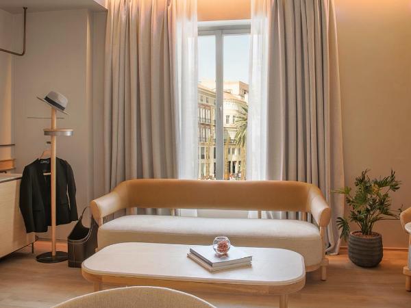Only YOU Hotel Málaga : photo 4 de la chambre suite junior oy love