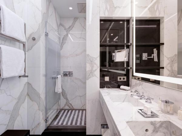 Hôtel de Paris Monte-Carlo : photo 3 de la chambre chambre deluxe - vue sur ville ou patio