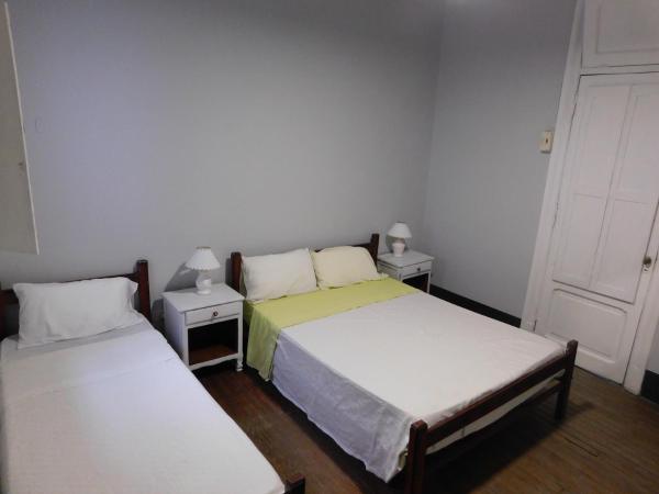 Hostal Vampayá : photo 2 de la chambre chambre triple avec salle de bains privative