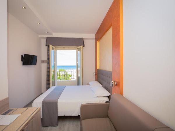 Hotel Gabbiano : photo 9 de la chambre chambre double supérieure - vue sur mer - occupation simple