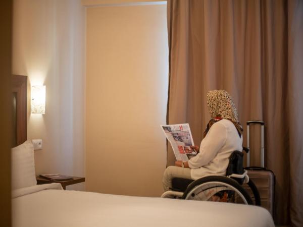 Hotel Etoile Du Nord : photo 4 de la chambre chambre double - accessible aux personnes à mobilité réduite