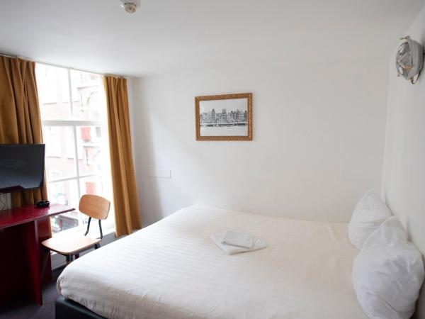 Hotel Internationaal : photo 4 de la chambre chambre double avec salle de bains commune