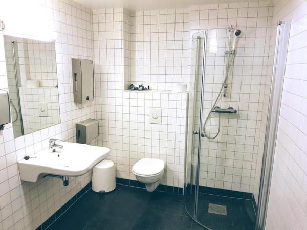 City Hostel Bergen : photo 9 de la chambre lit dans dortoir pour femmes de 10 lits