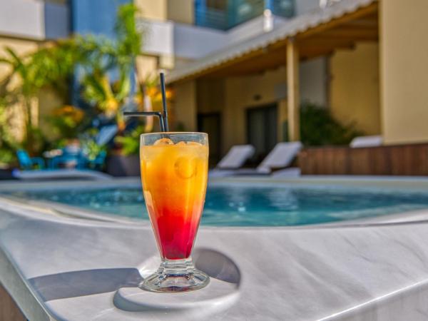 Island Boutique Hotel : photo 9 de la chambre appartement avec vue partielle sur mer 