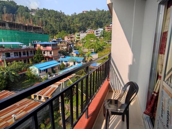 Hotel Green Hill View : photo 3 de la chambre chambre familiale - vue sur lac