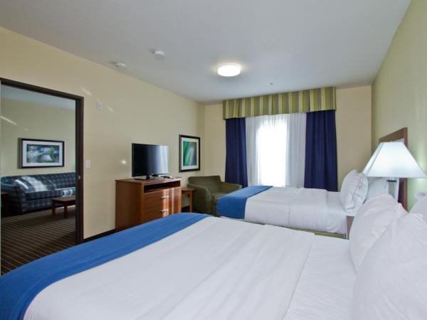 Holiday Inn Express and Suites Denver East Peoria Street, an IHG Hotel : photo 2 de la chambre suite avec 2 lits queen-size et canapé-lit