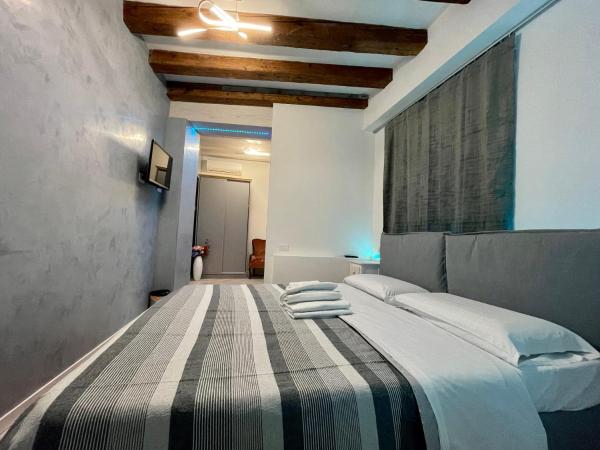 Hayez Rooms : photo 2 de la chambre chambre double avec salle de bains privative